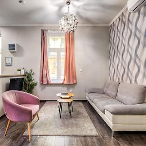 Akácfa 13 Center Budapest 2 Bedroom Apartment
